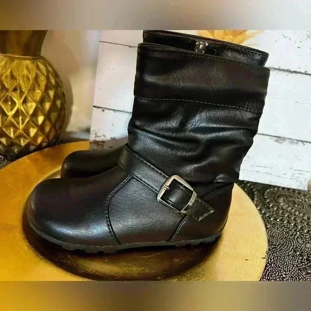 GIRLS DARK BROWN BOOT SIZE 10